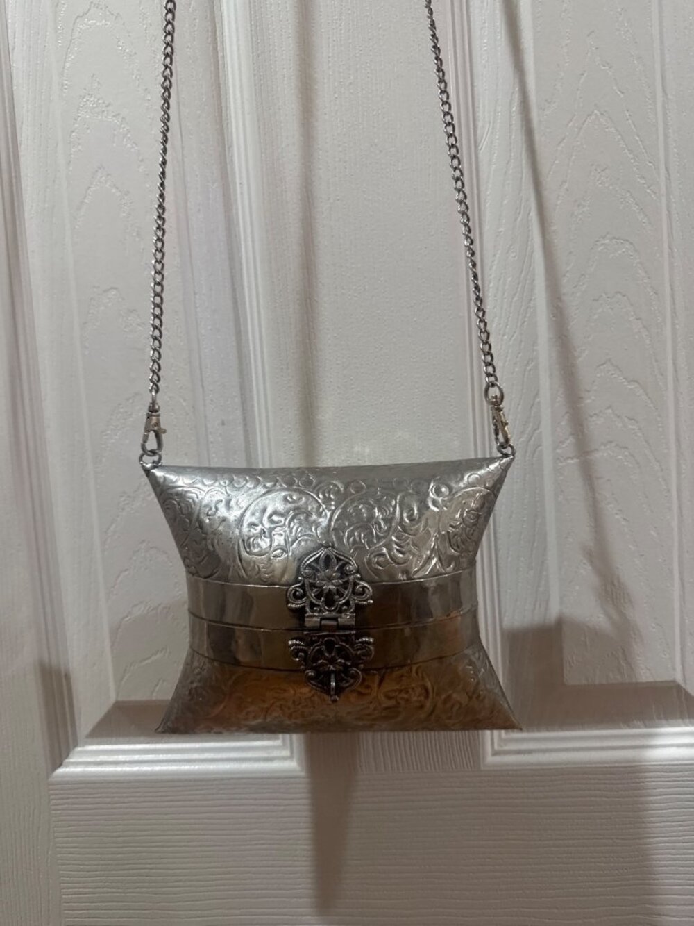 Rare vintage shiny silvertone metal box pillow shaped purse Antique Silver  Cros